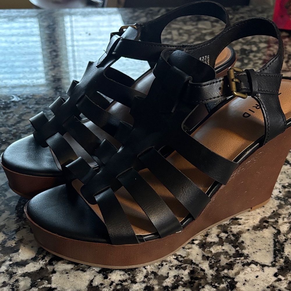 Torrid Black and Brown Strappy Wedges